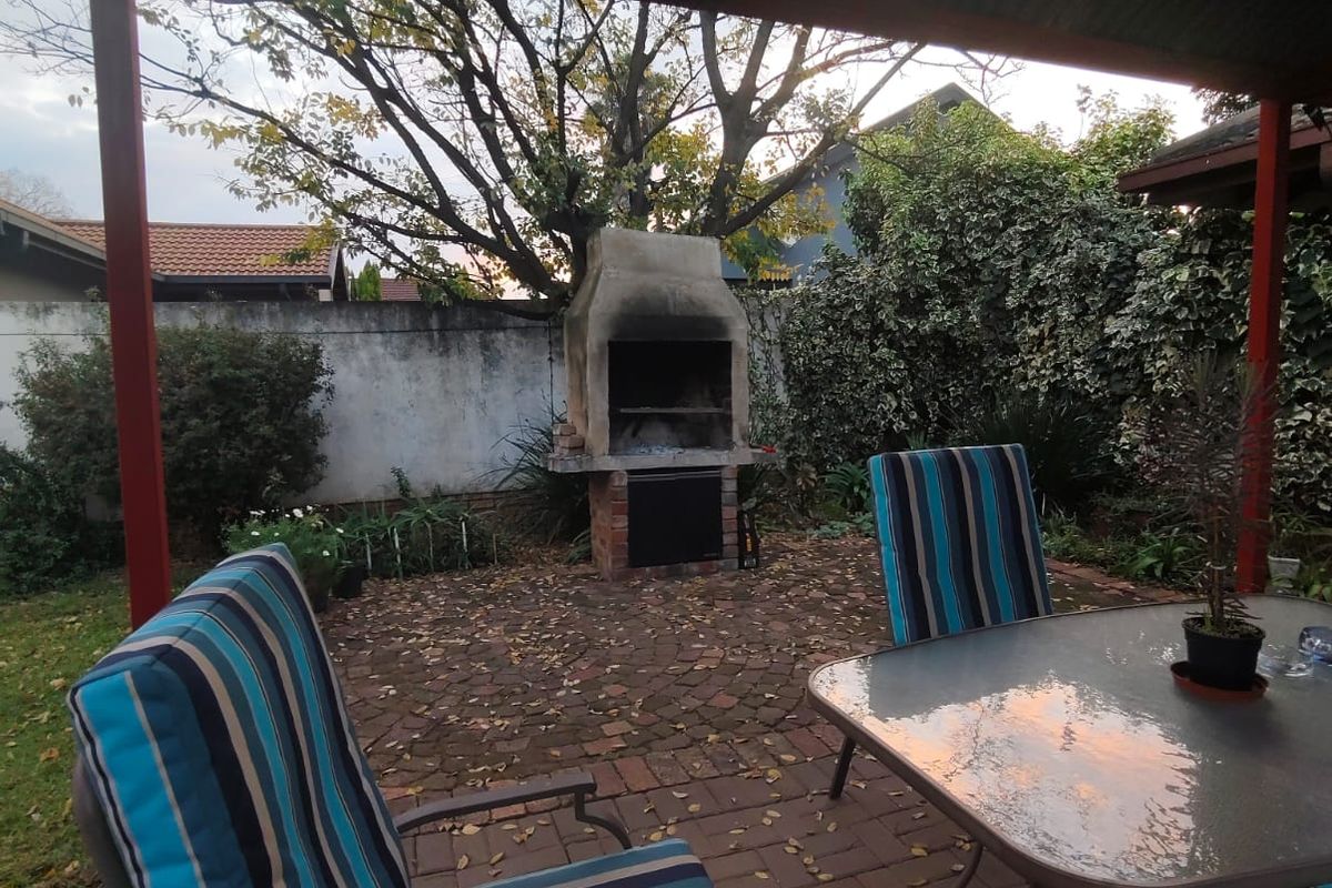 Spacious Face-Brick Family Home for Sale in Vaalpark. - Photo 2
