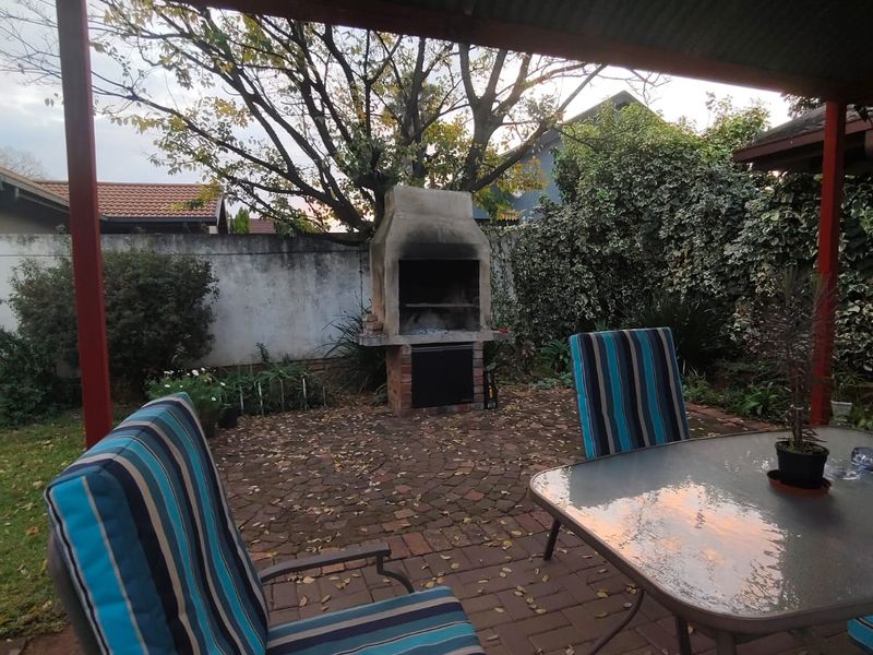 Spacious Face-Brick Family Home for Sale in Vaalpark. - Photo 2