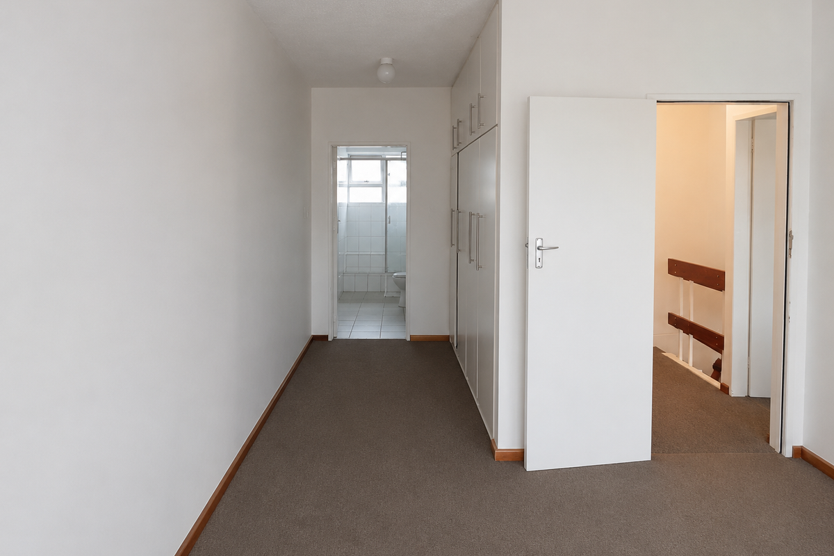 Beachside Double-Storey Apartment with Tandem Garage - Photo 3