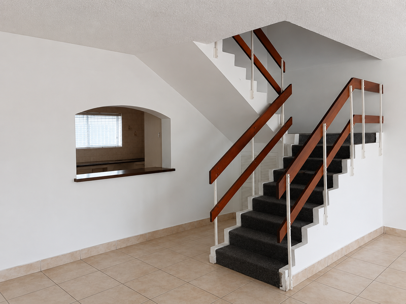 Beachside Double-Storey Apartment with Tandem Garage - Photo 2