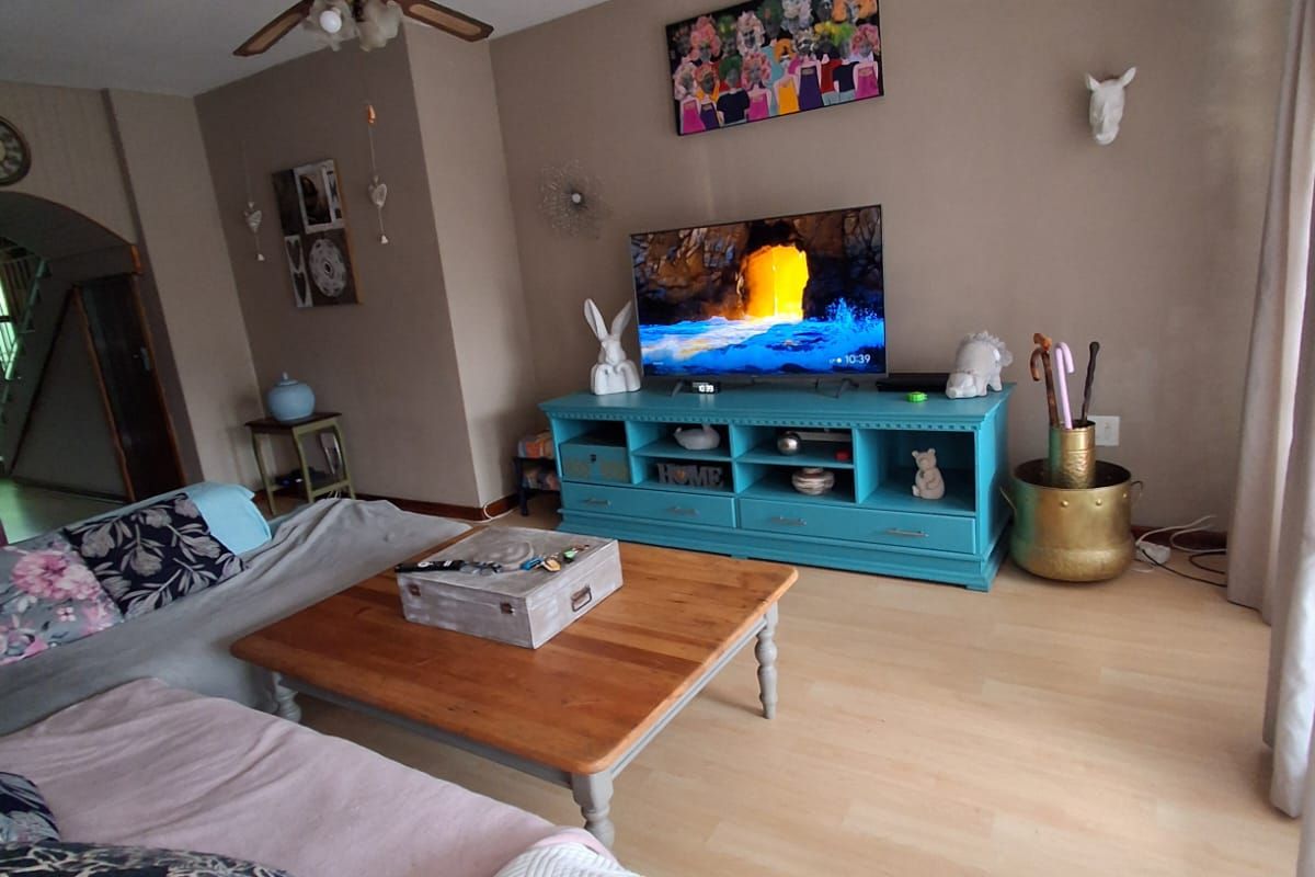 Elegant and Modern 3 bedroom townhouse in Three Rivers. - Photo 3