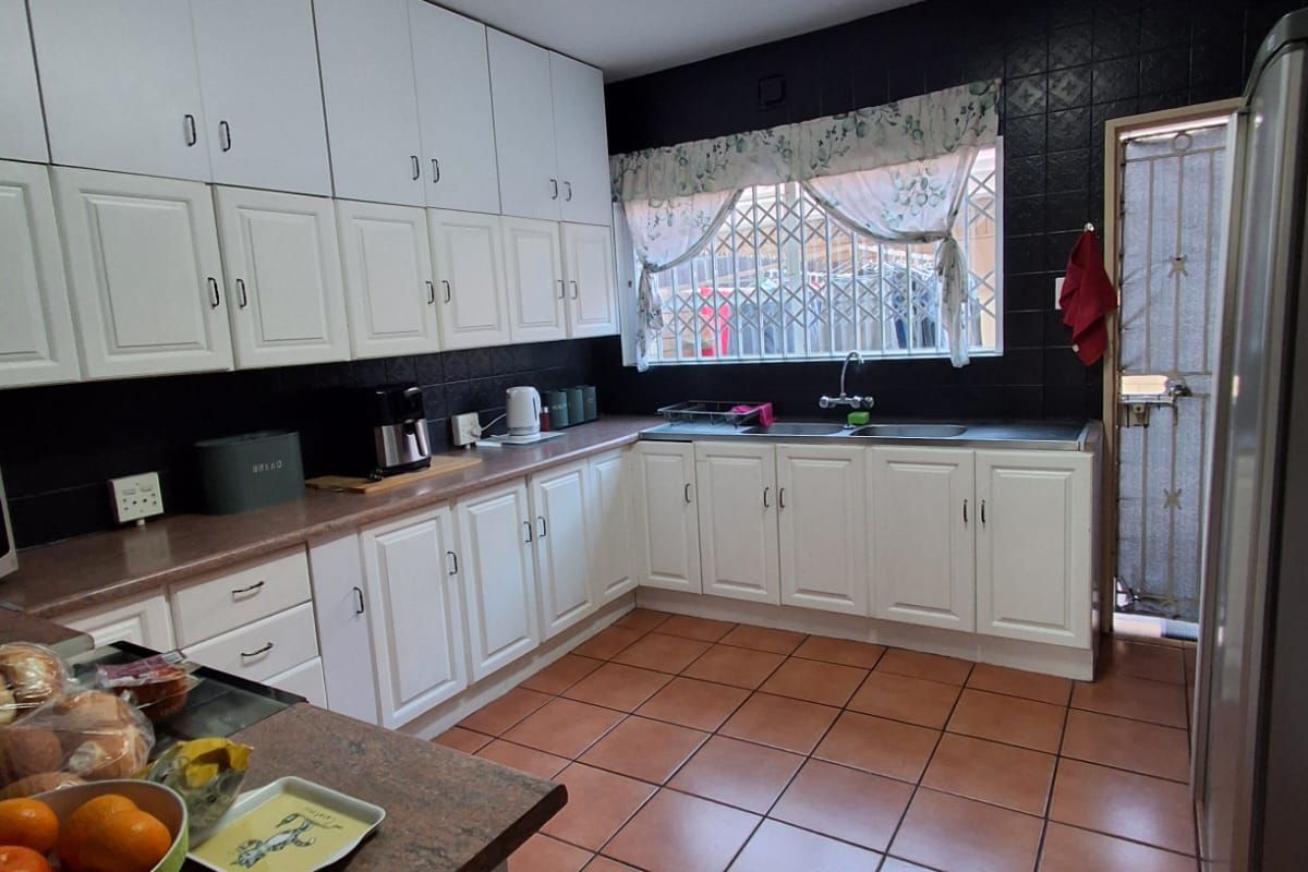 Elegant and Modern 3 bedroom townhouse in Three Rivers. - Photo 2