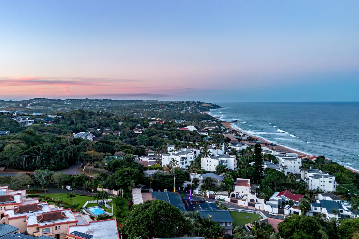 Coastal Elegance in an Exclusive Boutique Estate - Photo 4