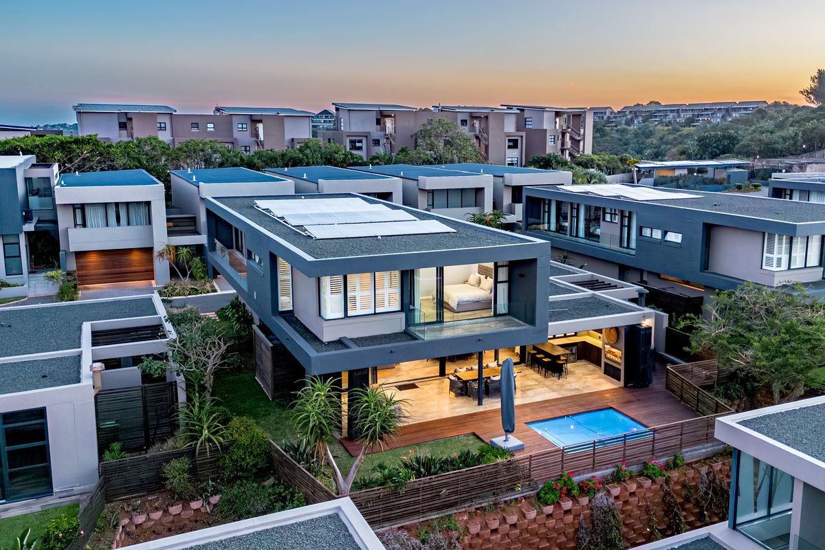 Coastal Elegance in an Exclusive Boutique Estate - Photo 5