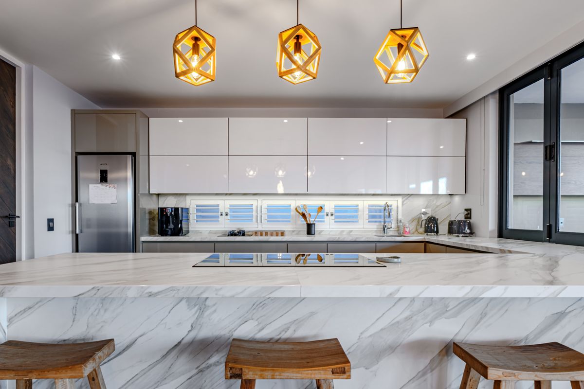 Coastal Elegance in an Exclusive Boutique Estate - Photo 4