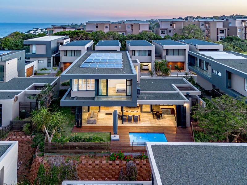 Coastal Elegance in an Exclusive Boutique Estate - Photo 6