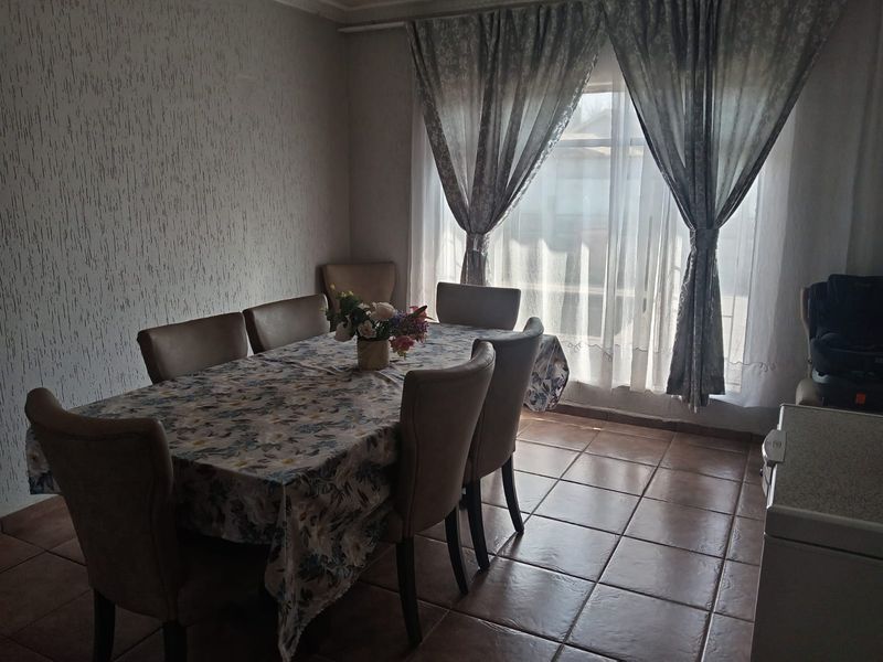 Charming Family Home for Sale in Vanderbijlpark CE3 - Photo 4