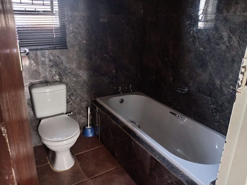 Charming Family Home for Sale in Vanderbijlpark CE3 - Photo 8