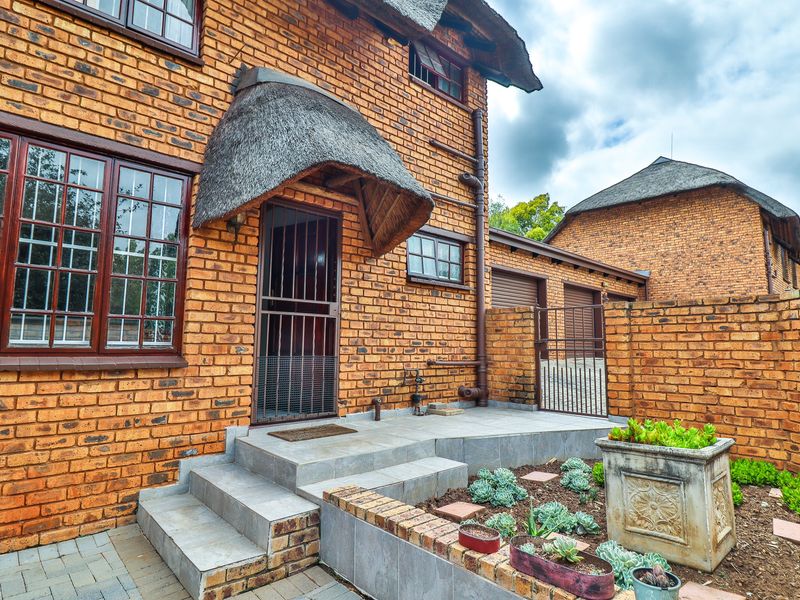3 Bed Townhouse For Sale - Photo 4