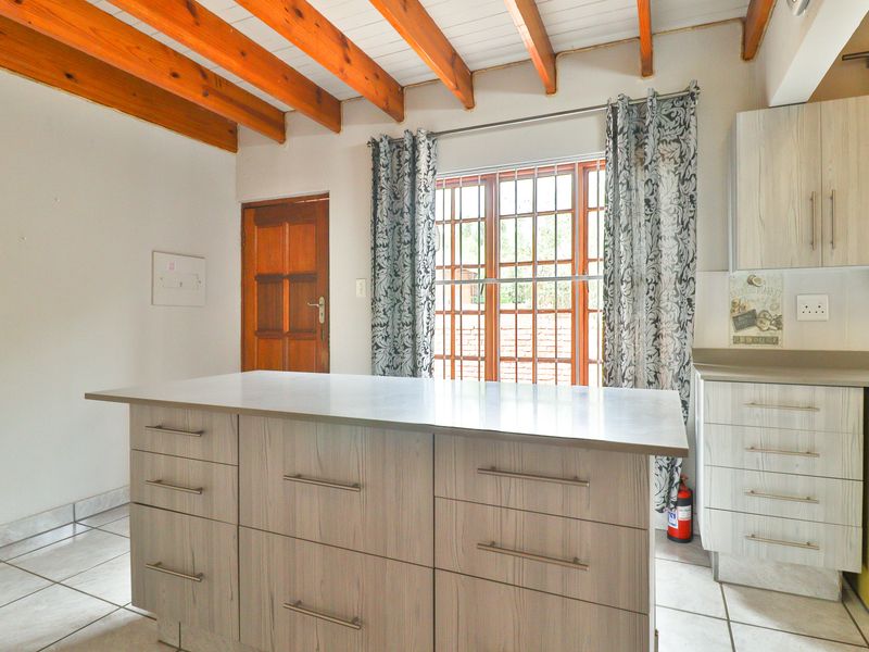 3 Bed Townhouse For Sale - Photo 8