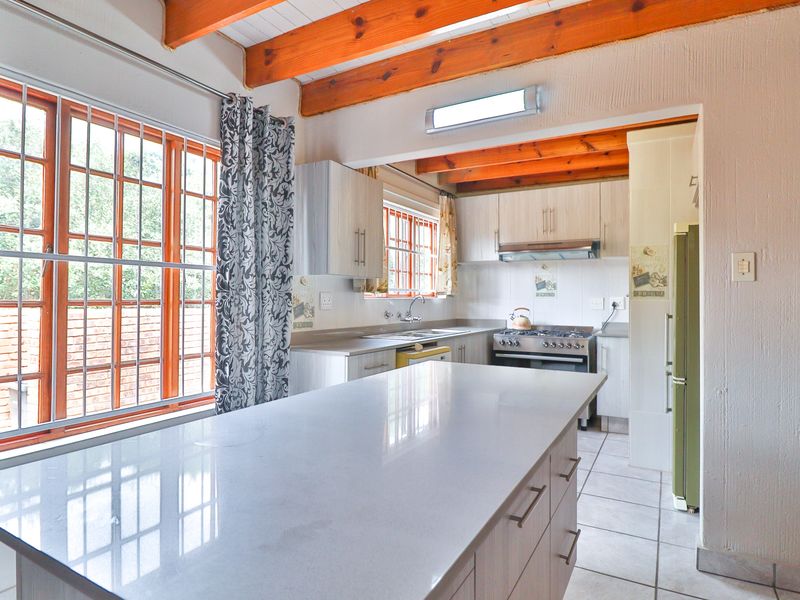 3 Bed Townhouse For Sale - Photo 5