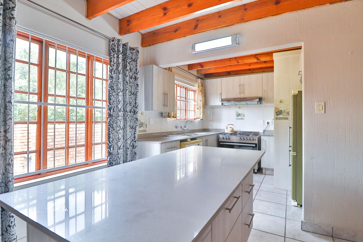 3 Bed Townhouse For Sale - Photo 5