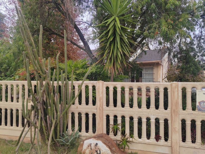 3 Bedroom property in Farrar Park,Boksburg with endless potential, 1031m2 - Photo 2