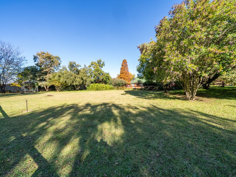 Stunning 4 bedroom plot in Benoni AH with flat and dam. - Photo 10