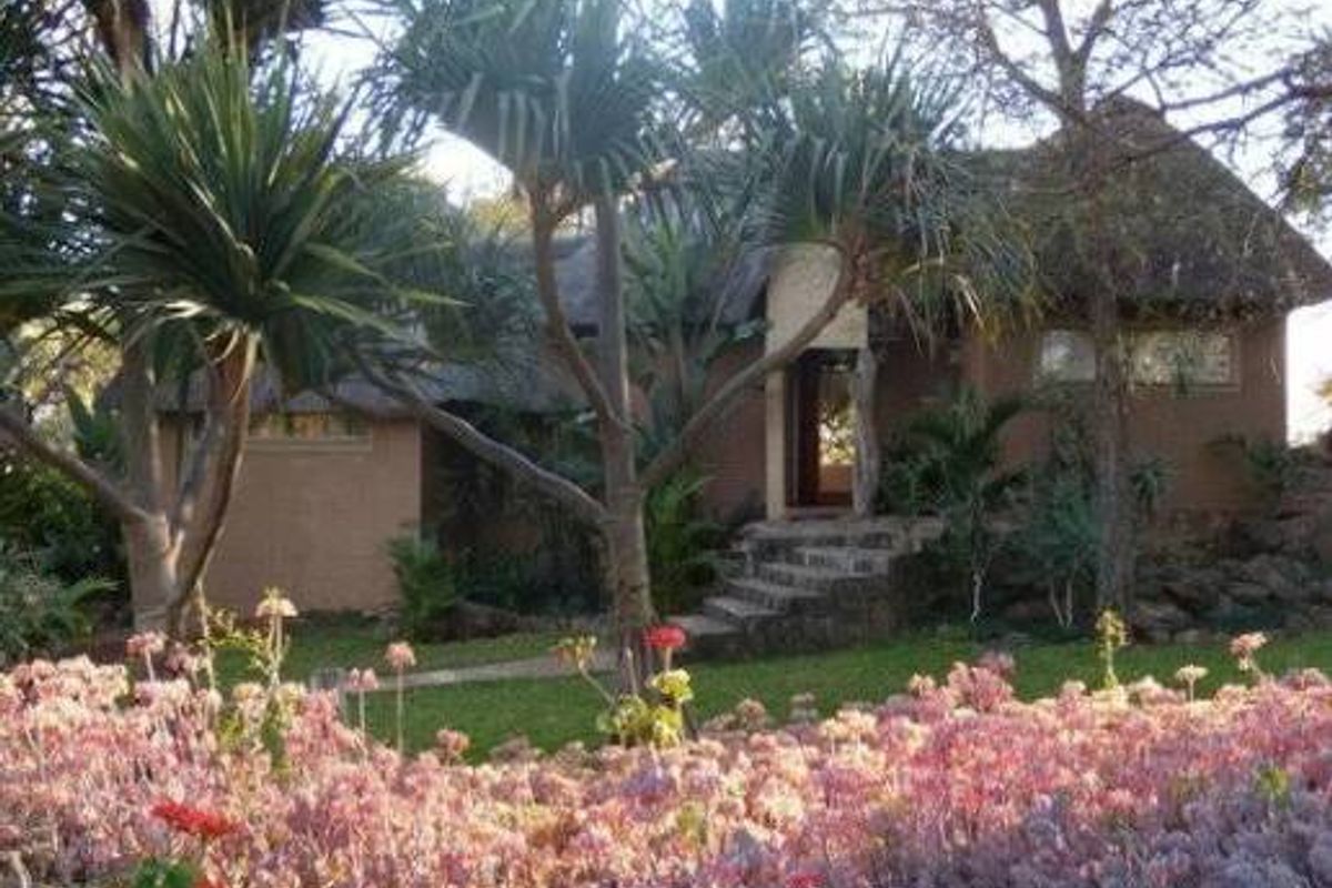 576Ha Game/Cattle & potential Fruit and Crop farm with abundance of water. - Photo 4