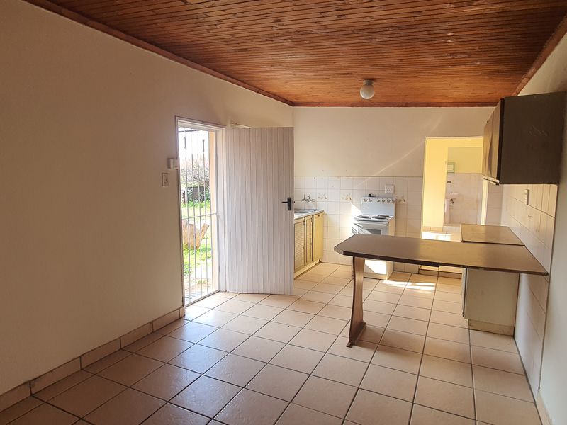 3 bedroom plus flat - Photo 8