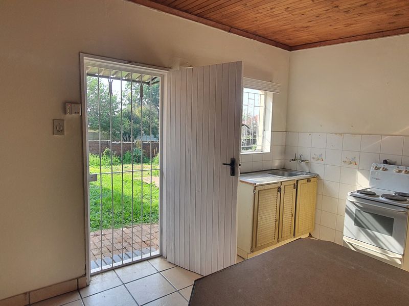 3 bedroom plus flat - Photo 9