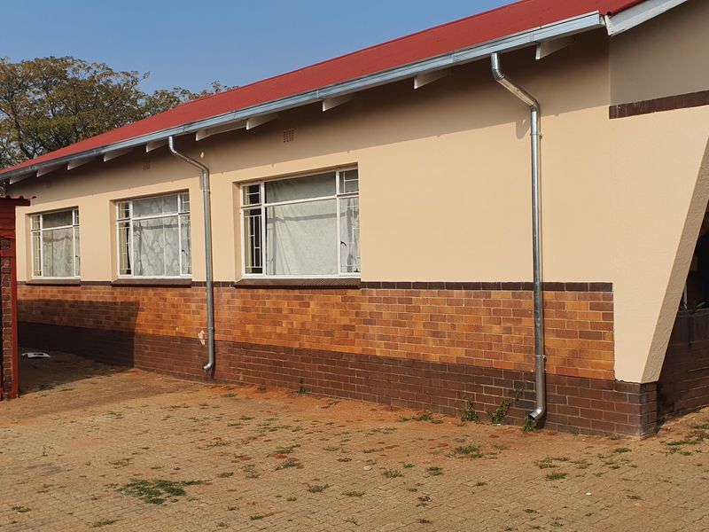 3 bedroom plus flat - Photo 3