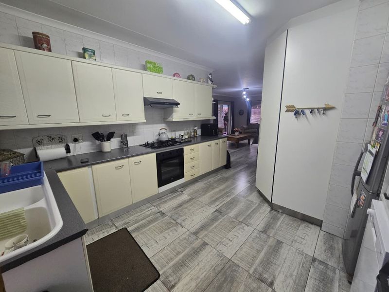 Welcome to this beautiful and well-maintained townhouse situated in the sought-after in Three Rivers - Photo 5