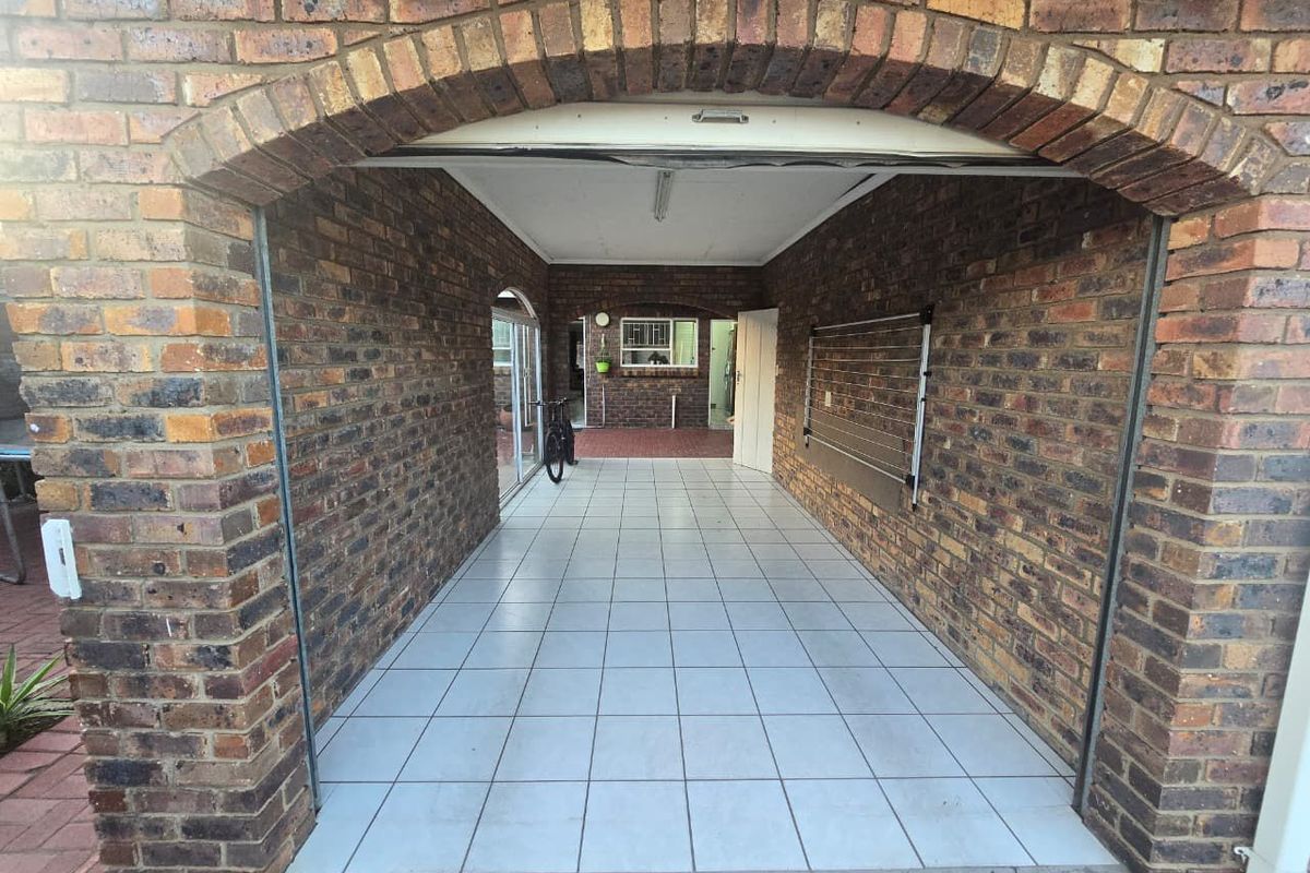 Welcome to this beautiful and well-maintained townhouse situated in the sought-after in Three Rivers - Photo 3