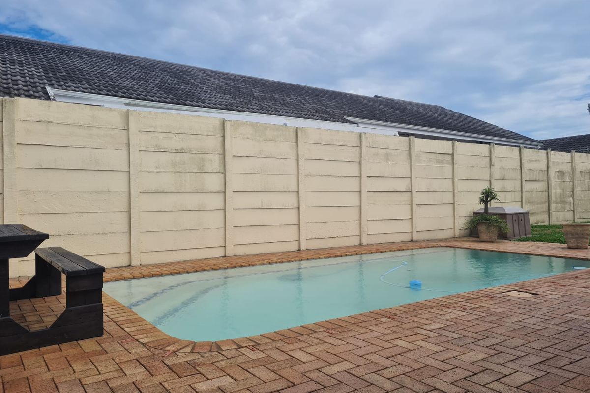 4 Bedroom house with 2 bedroom flatlet near School - Photo 3