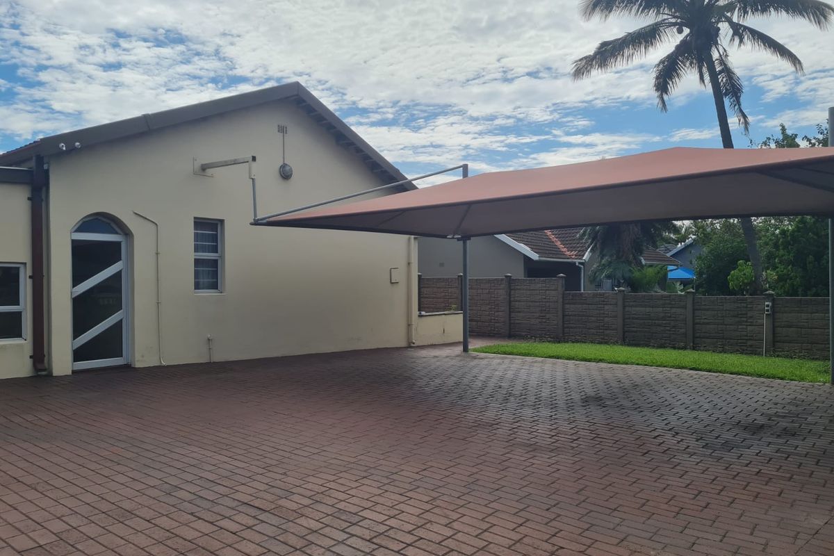 4 Bedroom house with 2 bedroom flatlet near School - Photo 4