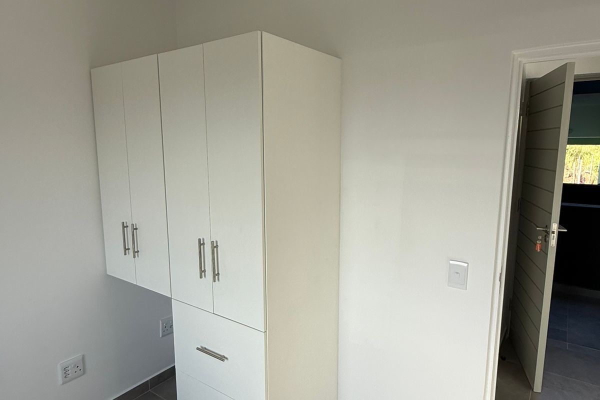 Spacious 1 Bedroom Apartment to Rent in Sheffield Hills Estate – R7 500 per Month - Photo 4