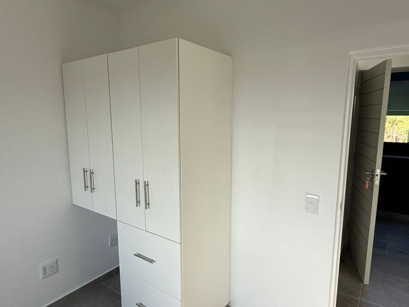 Spacious 1 Bedroom Apartment to Rent in Sheffield Hills Estate – R7 500 per Month - Photo 4