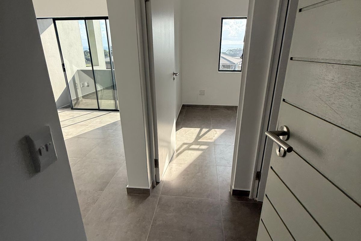 Spacious 1 Bedroom Apartment to Rent in Sheffield Hills Estate – R7 500 per Month - Photo 3