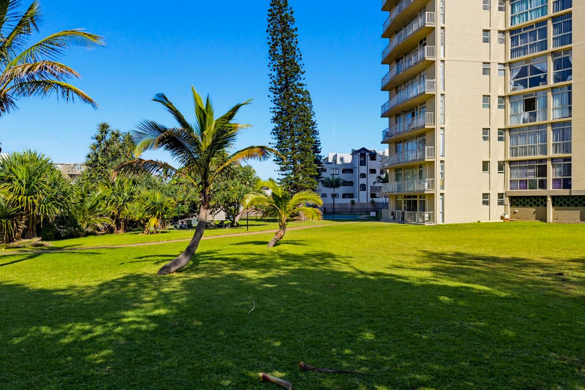 Ballito Beachfront Family Getaway or Potential Income Generator. - Photo 2