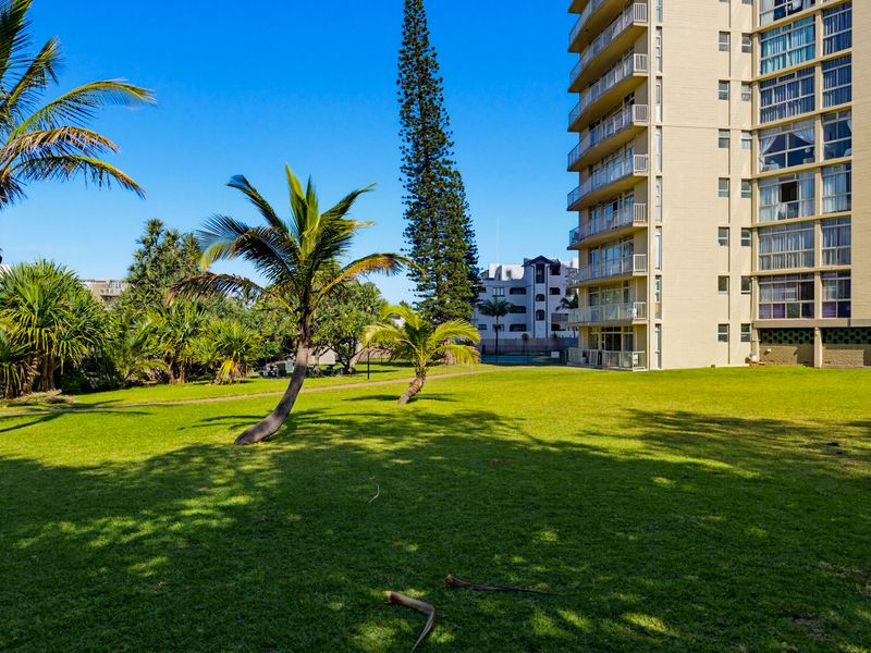 Ballito Beachfront Family Getaway or Potential Income Generator. - Photo 2