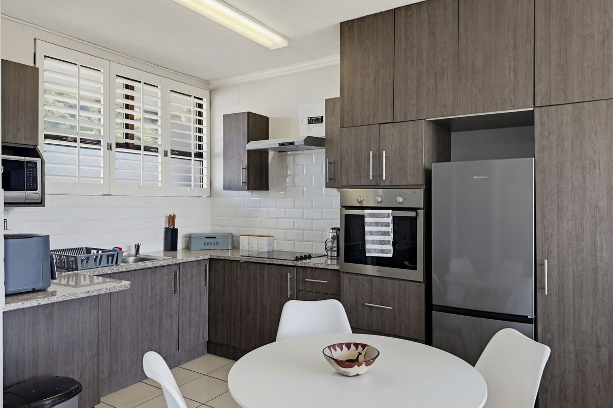 Ballito Beachfront Family Getaway or Potential Income Generator. - Photo 5