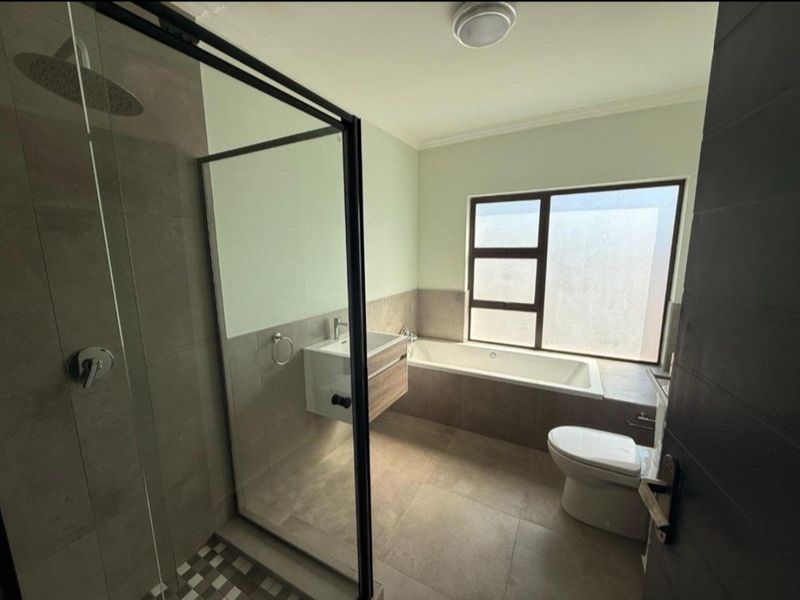 The ultimate wildlife estate lifestyle brand new 4 bedroom dream home with Pool - Photo 7