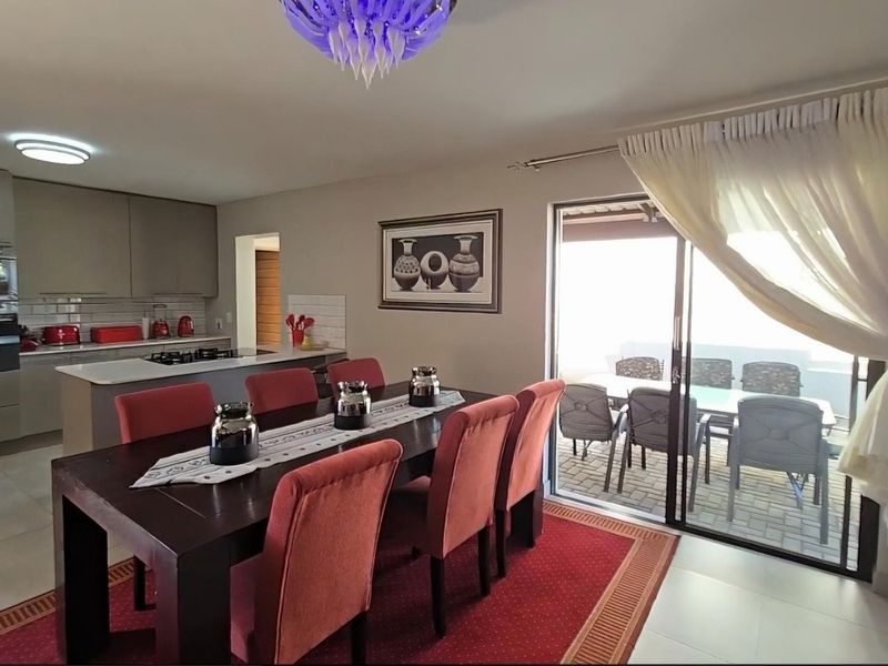 3 Bedrooms | 3 Bathrooms (2 En-Suite) | Gas Fireplace | Patio with Built-in Braai | Double Garage - Photo 5