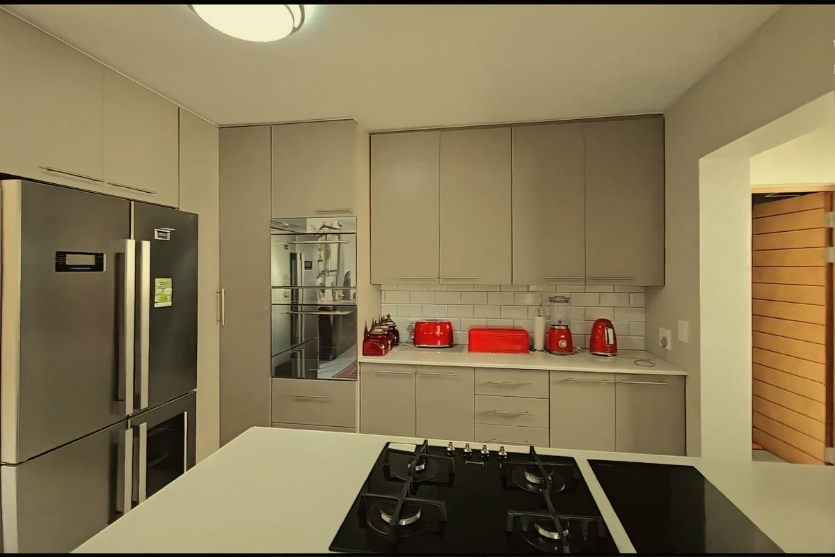 3 Bedrooms | 3 Bathrooms (2 En-Suite) | Gas Fireplace | Patio with Built-in Braai | Double Garage - Photo 2