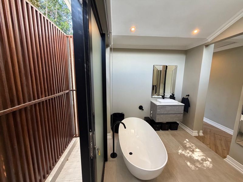 Contemporary Luxury with Forest Views in Simbithi Eco Estate - Photo 6