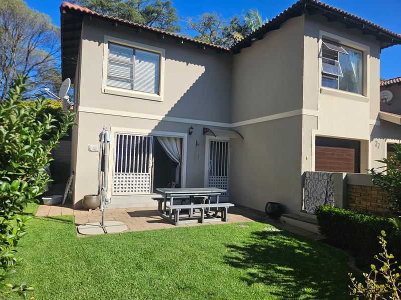 Discover a beautifully renovated home in Sundowner - Photo 1