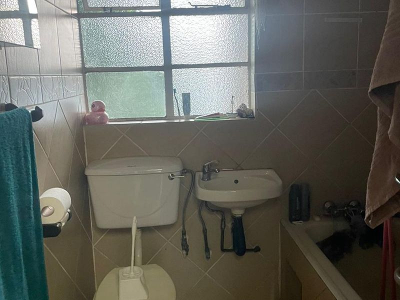 Cosy 2-Bedroom Apartment in Meyerton Central. - Photo 7