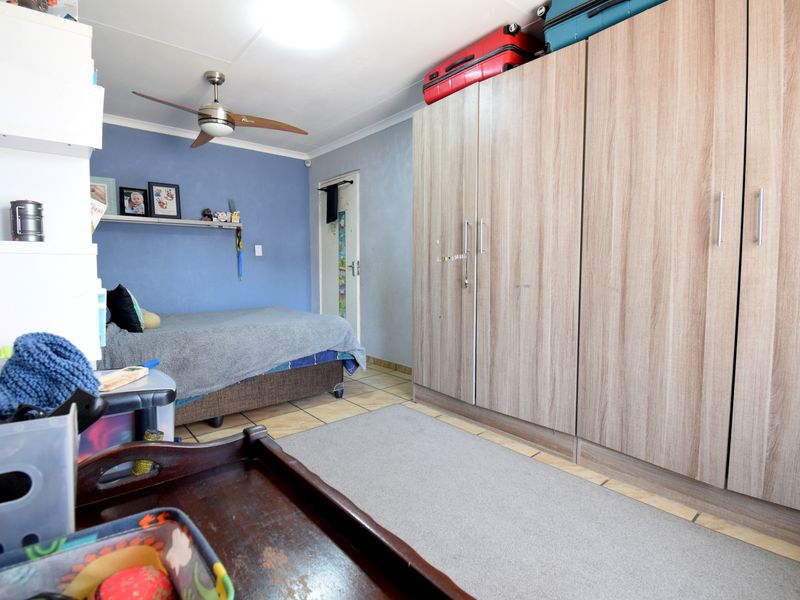 Where Family Living Meets Comfort, Space and Security!!! - Photo 10
