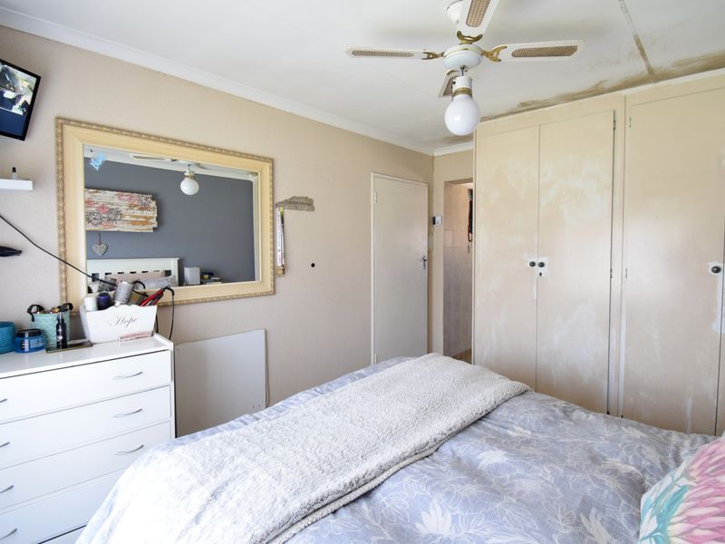 Where Family Living Meets Comfort, Space and Security!!! - Photo 8