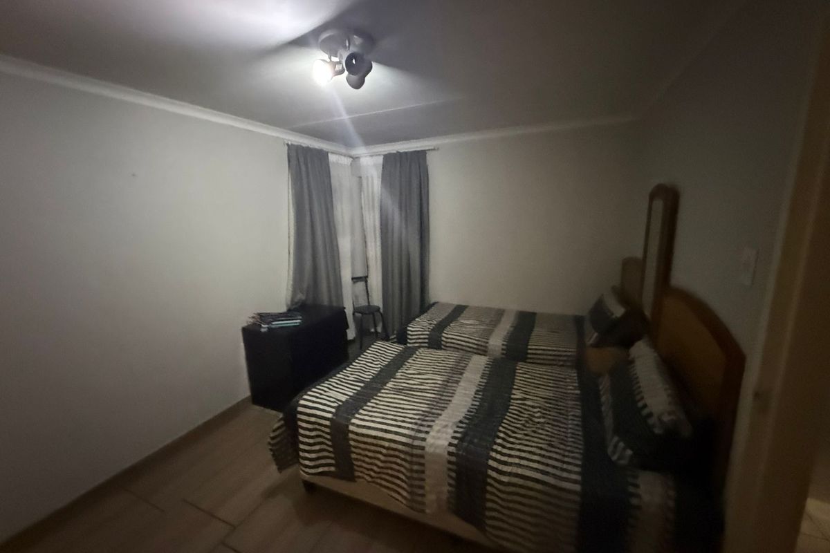 NEW LISTING ALERT – MODERN TOWNHOUSE IN THE HEART OF Vanderbijlpark! - Photo 5