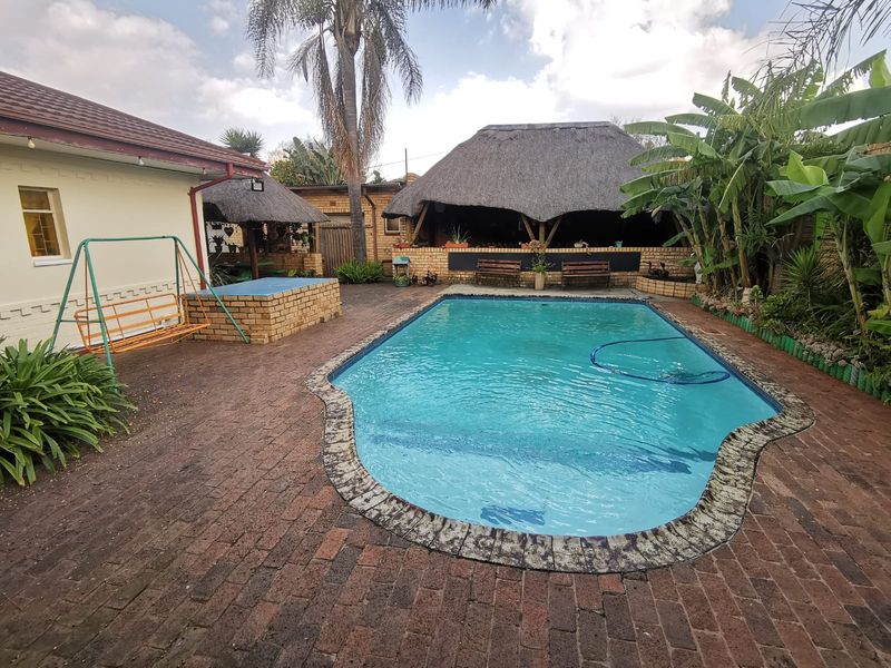 3 Bedroom House for Sale in Brakpan with Pool - Photo 5