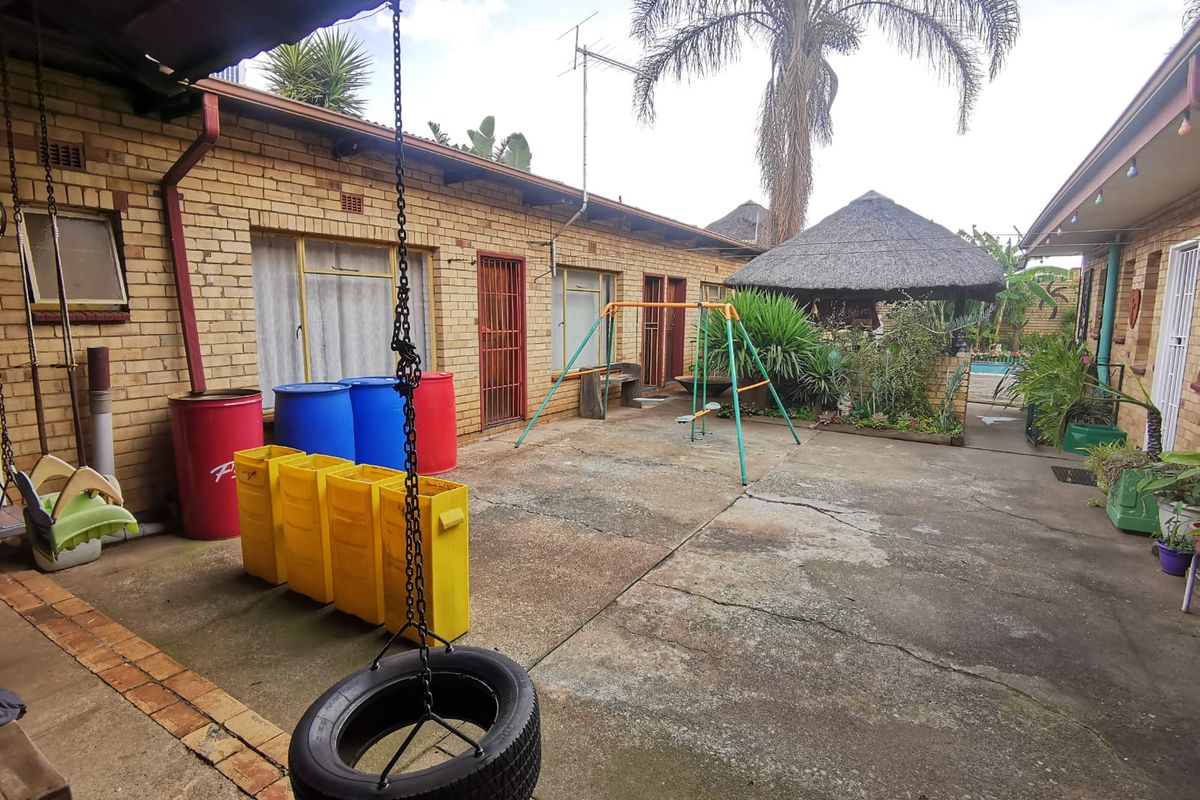 3 Bedroom House for Sale in Brakpan with Pool - Photo 2