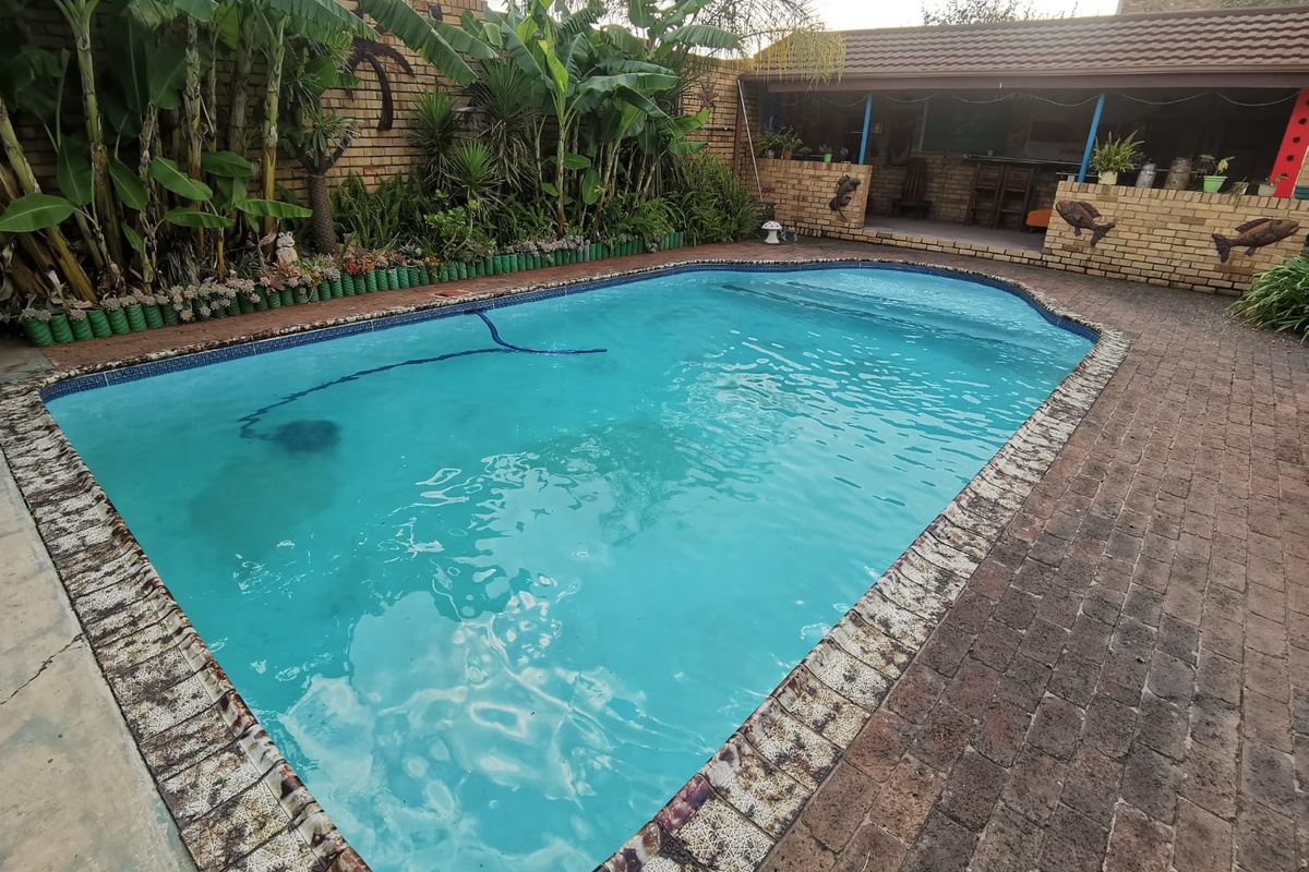 3 Bedroom House for Sale in Brakpan with Pool - Photo 4