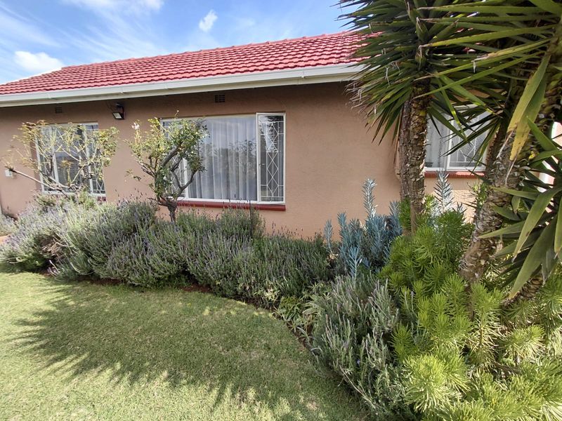 Stunning 3-Bedroom Family Home in a Prime Location - Photo 4