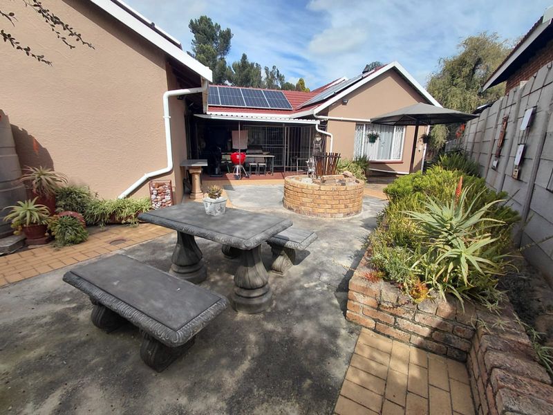 Stunning 3-Bedroom Family Home in a Prime Location - Photo 9