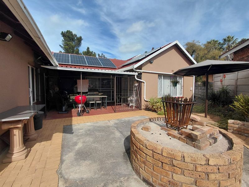 Stunning 3-Bedroom Family Home in a Prime Location - Photo 10