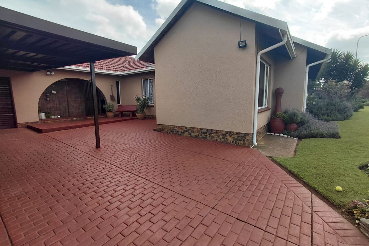 Stunning 3-Bedroom Family Home in a Prime Location - Photo 5
