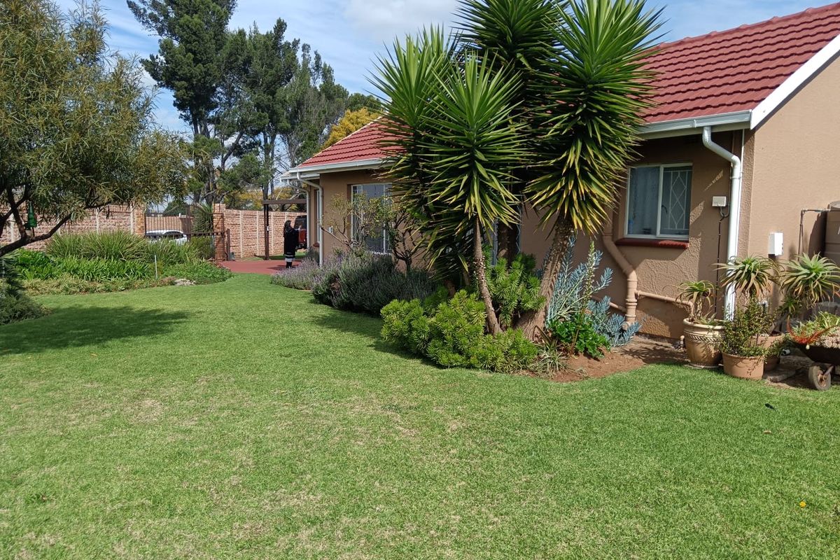 Stunning 3-Bedroom Family Home in a Prime Location - Photo 2