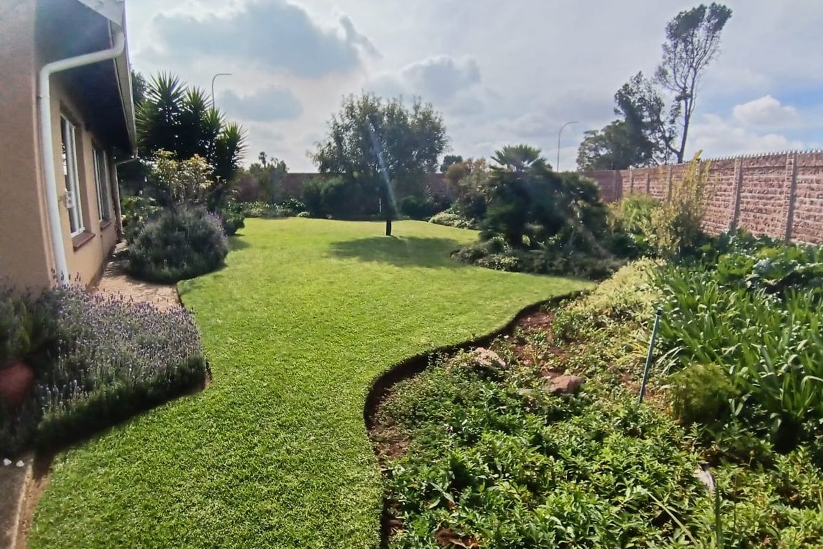Stunning 3-Bedroom Family Home in a Prime Location - Photo 3